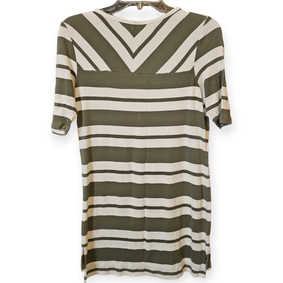 A Pea in the Pod Short Sleeve Striped Maternity Shirt Top - Picture 3 of 4